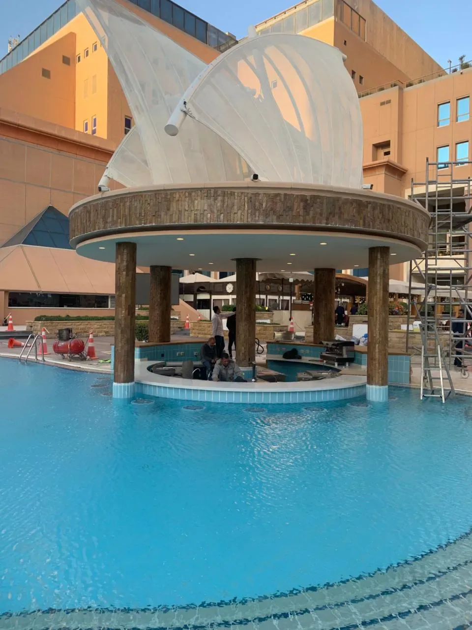 Breeze — Swim-Up Pool Bar — photo 6