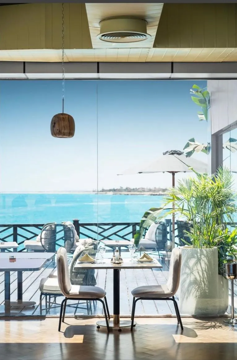 Donna De La Mer — Seafood House — photo 12