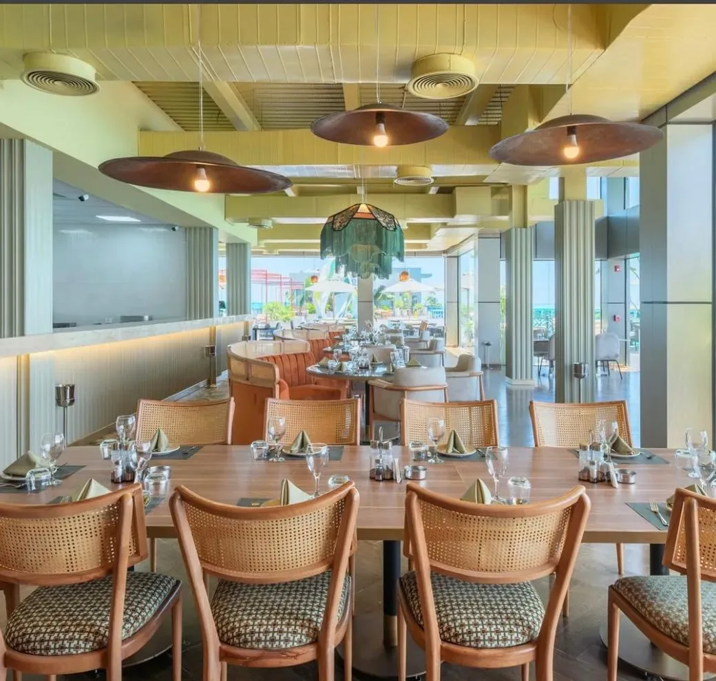 Donna De La Mer — Seafood House — photo 17