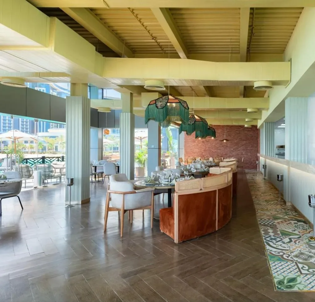 Donna De La Mer — Seafood House — photo 4