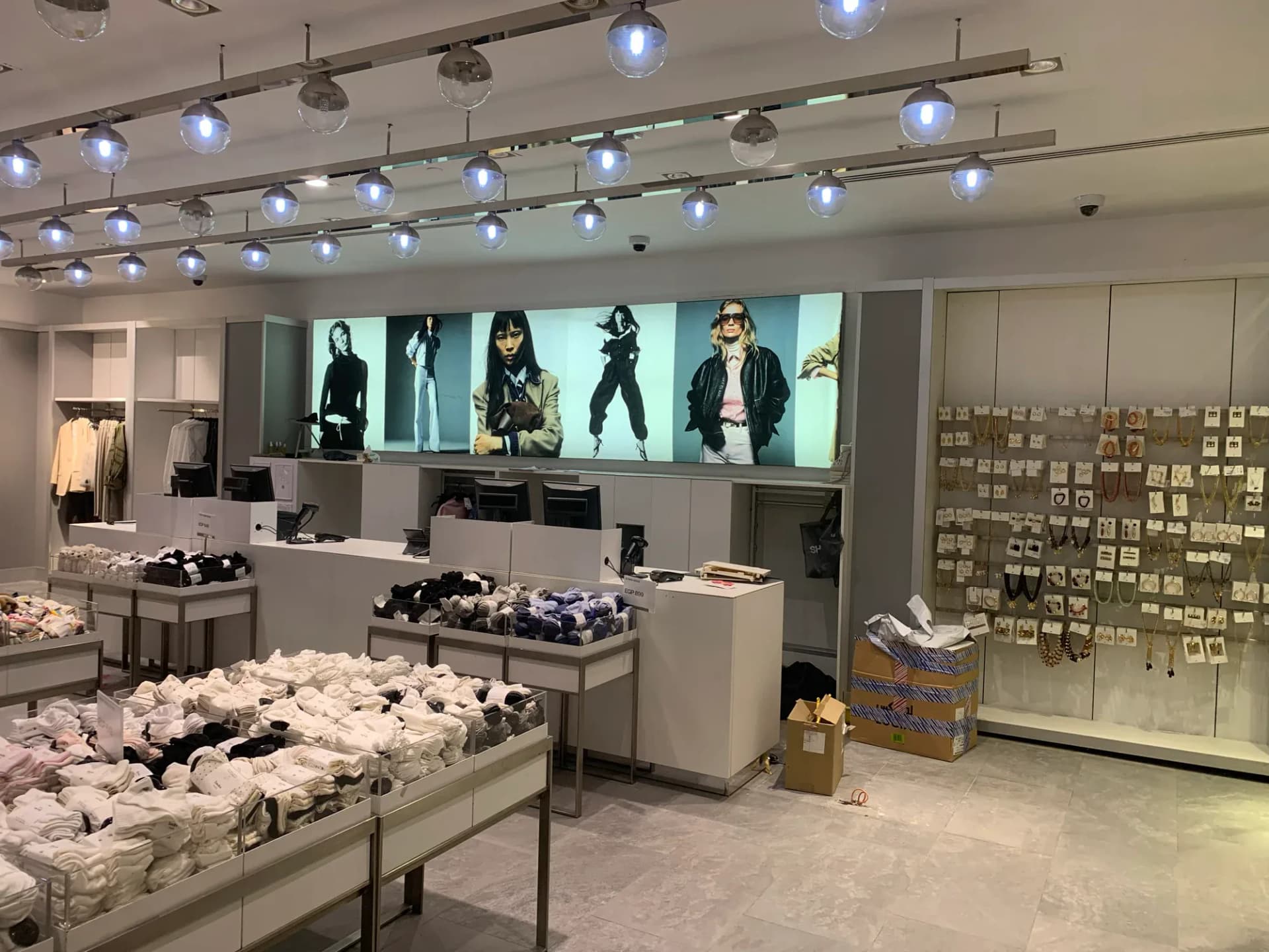 H&M — Retail Store — photo 13