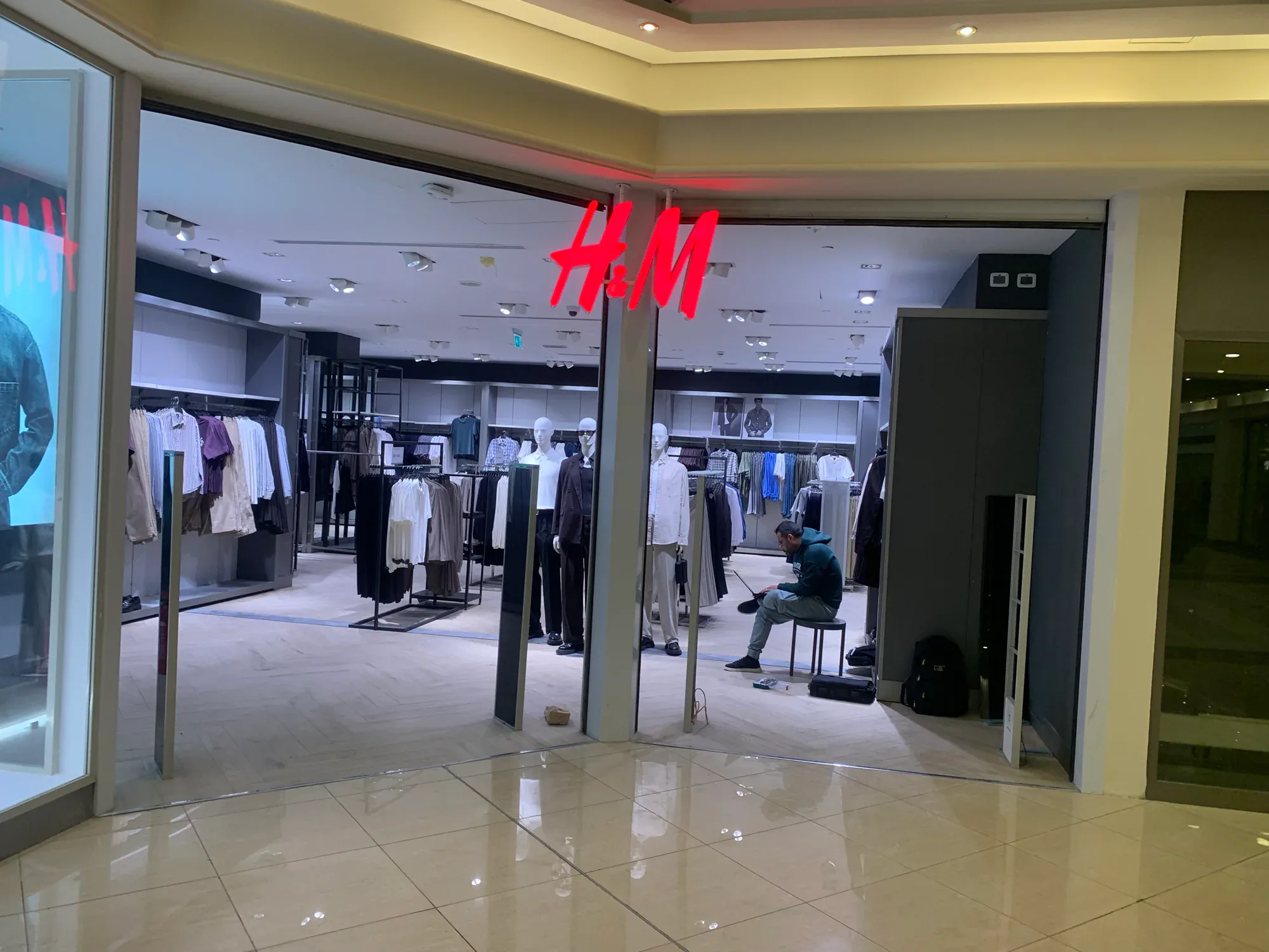 H&M — Retail Store — photo 14