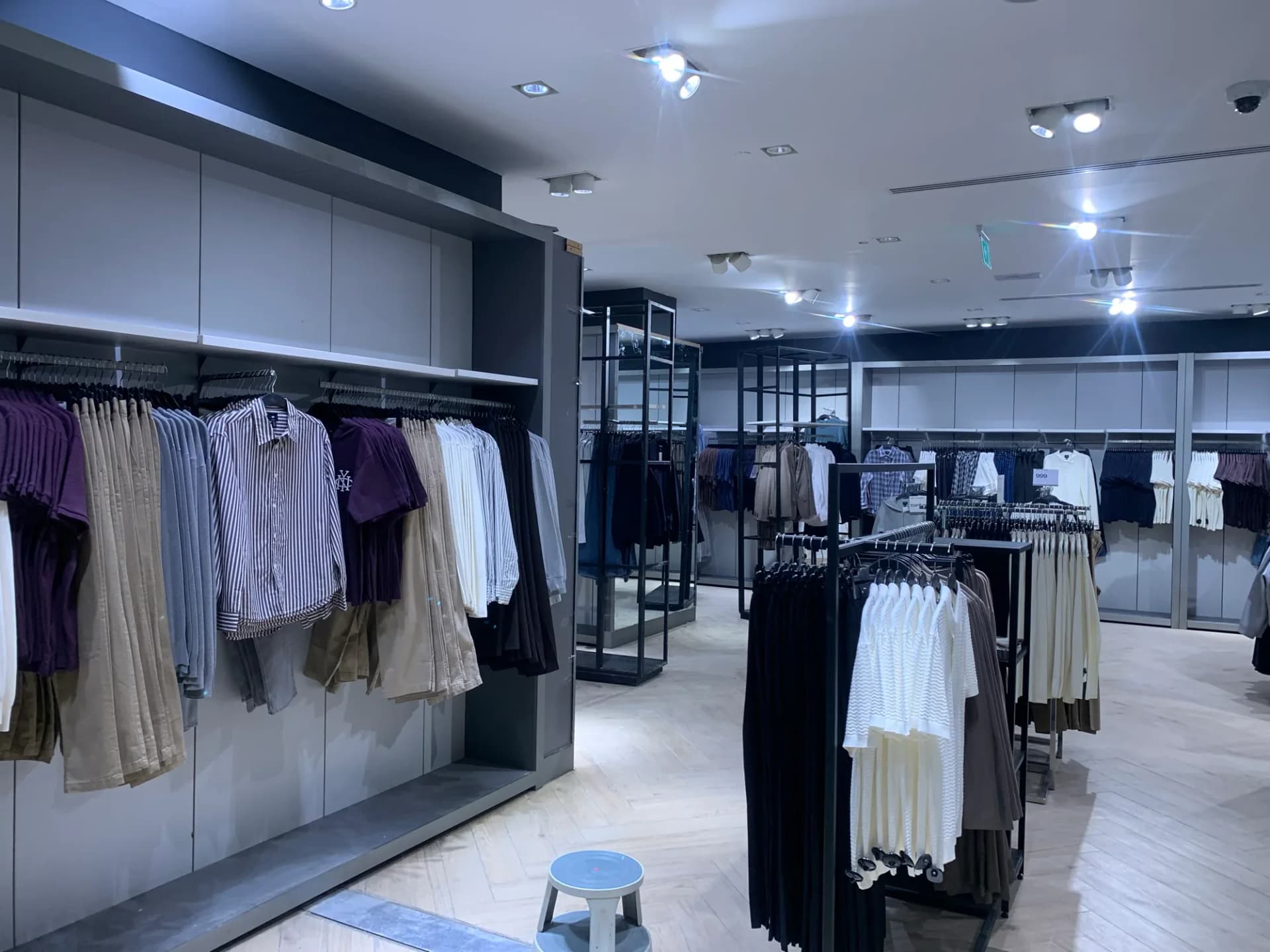 H&M — Retail Store — photo 9