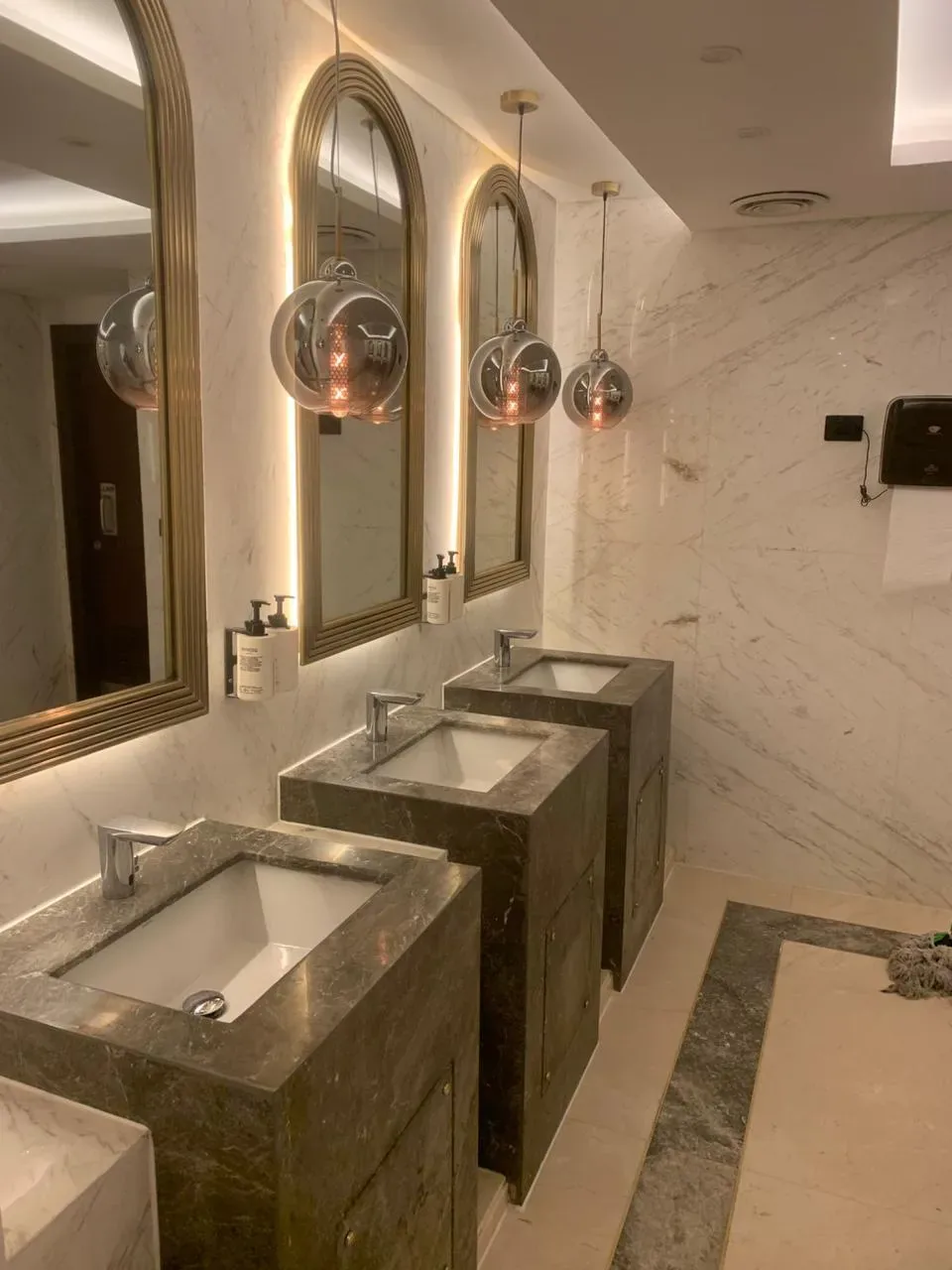 InterContinental — Marble Washrooms — photo 7