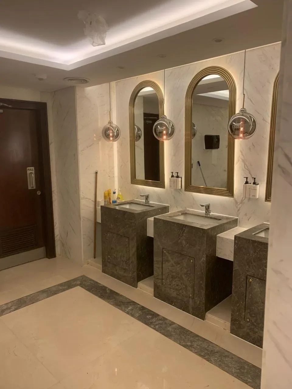 InterContinental — Marble Washrooms — photo 8