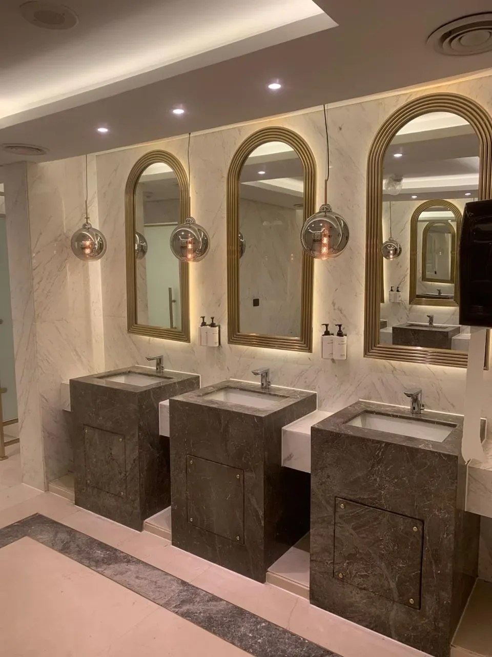 InterContinental — Marble Washrooms — photo 9