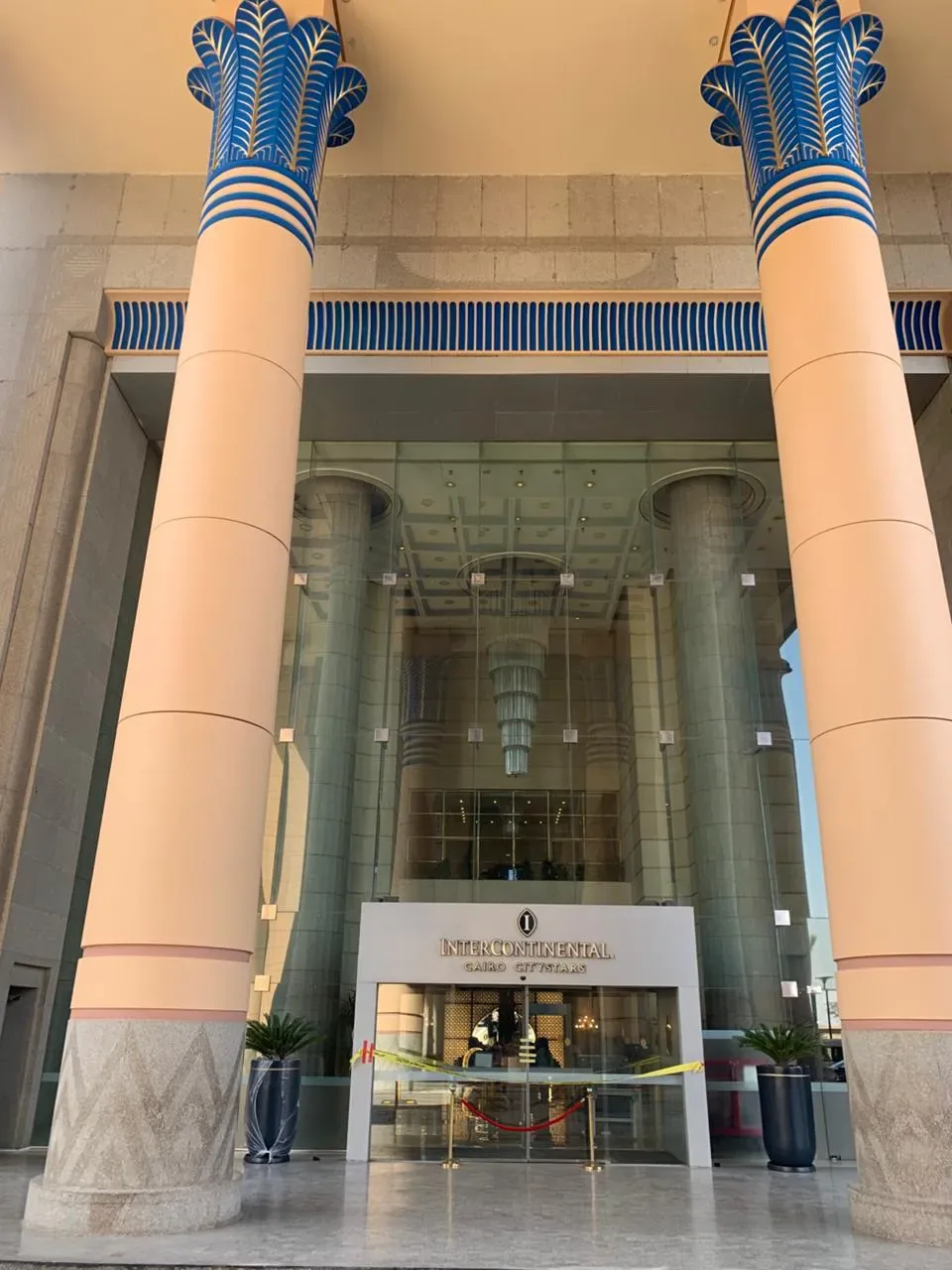 InterContinental — Entrance & Porte-Cochère — photo 13