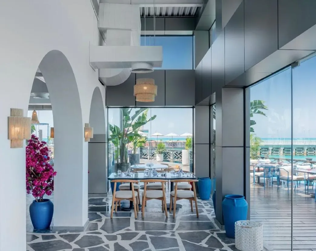 Intro — Waterfront Restaurant — photo 4