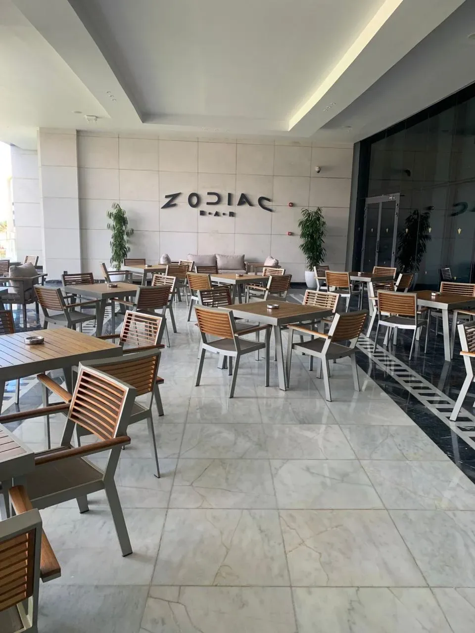 Zodiac — Bar & Lounge — photo 12